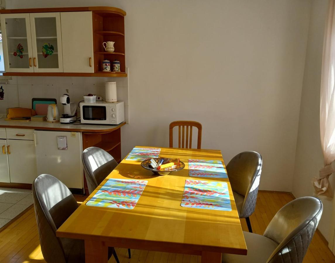 Lovely 2-Bedroom Appartment With Free Parking Dobrova Εξωτερικό φωτογραφία